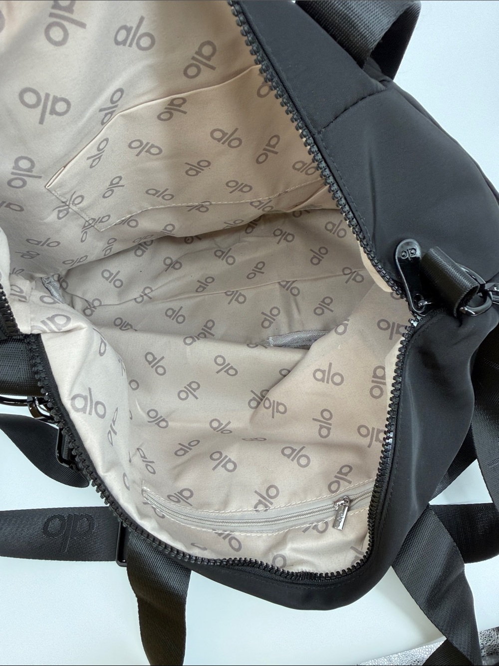 Alo Black Nylon Logo Bag - Picture 10 of 11